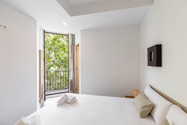 Three-Bedroom, Two-Bathroom Apartment in Sants