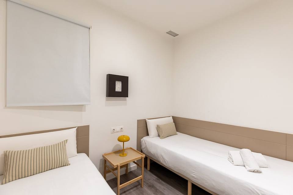 Three-Bedroom, Two-Bathroom Apartment in Sants