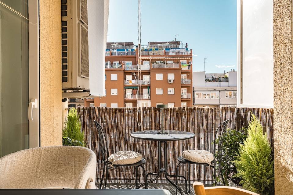 Piso de dos dormitorios con balcón en el Eixample