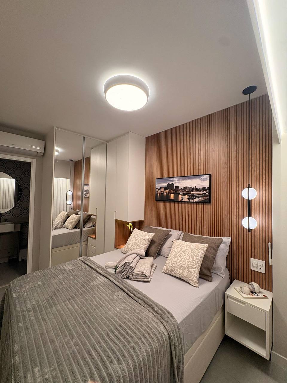 Sunny, stylish apartment across from Allianz Parque