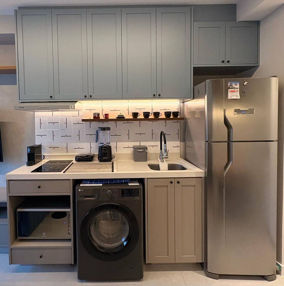 Full kitchen with stainless steel appliances