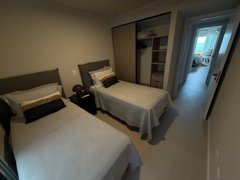 Bedroom with two single beds