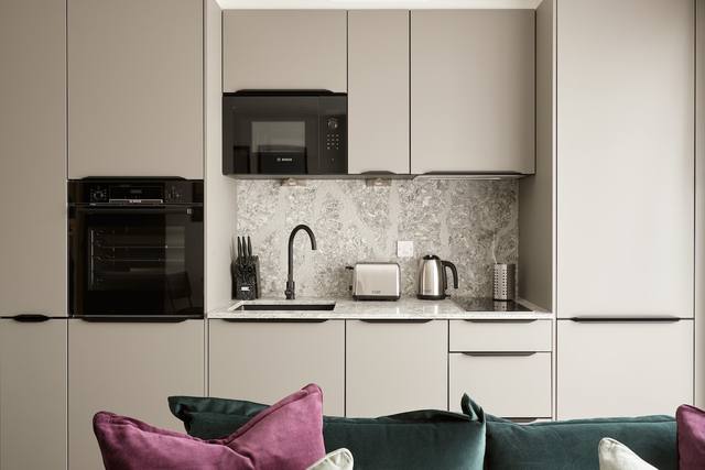 Estudio de diseño moderno en Commercial Road