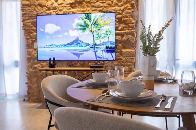 Set dining table with chairs