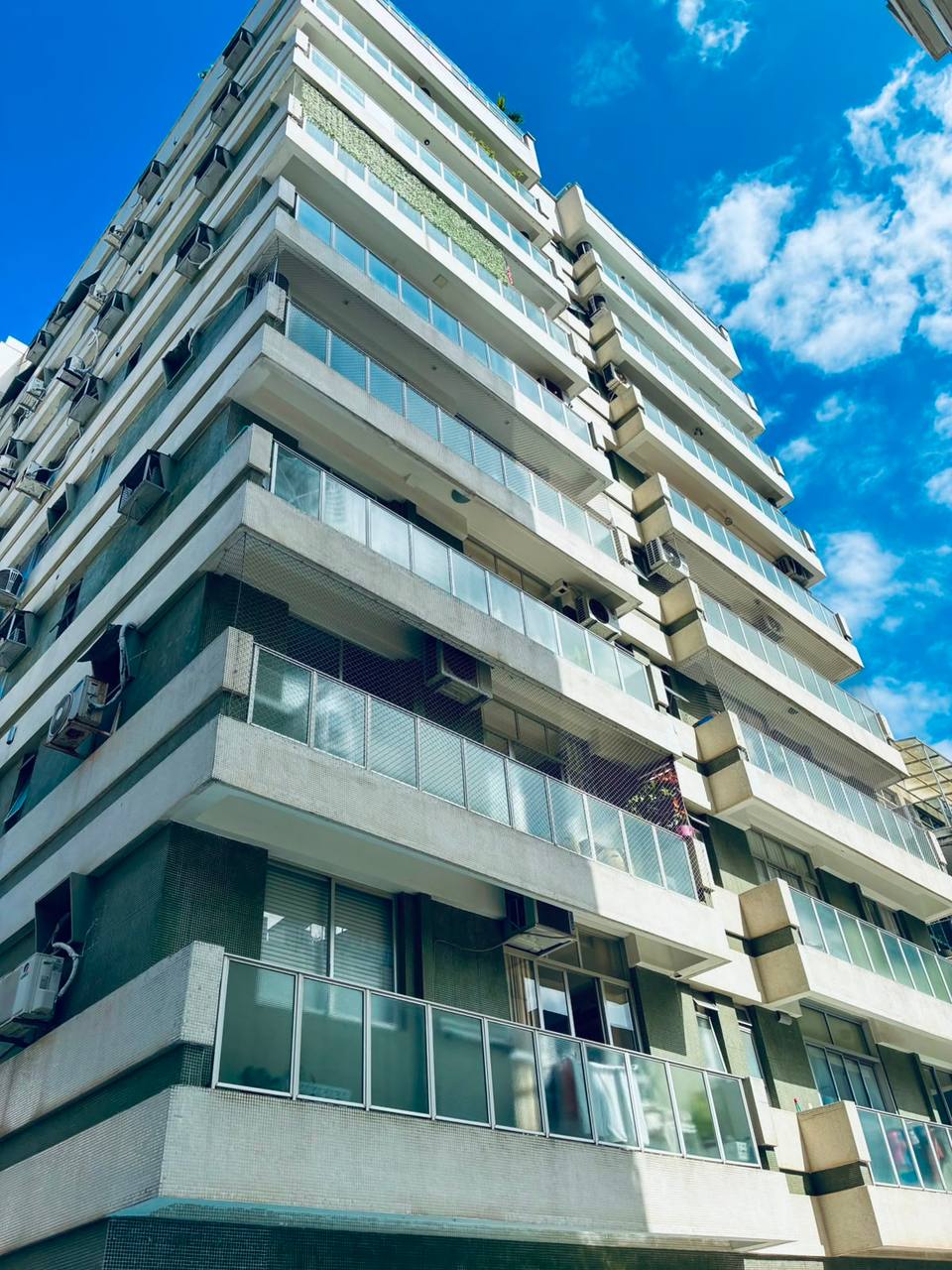 Moderno apartamento en Ipanema con piscina y sauna