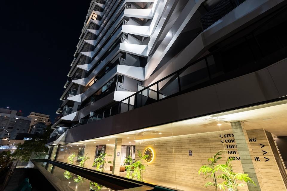 Fachada del edificio de estilo contemporáneo