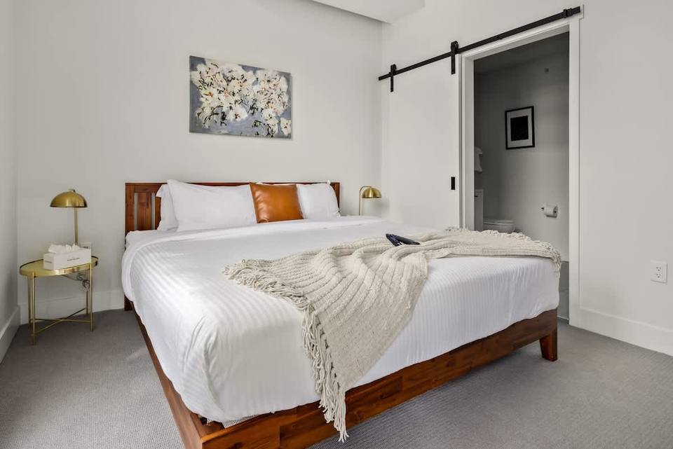 Dormitorio principal con cama king size