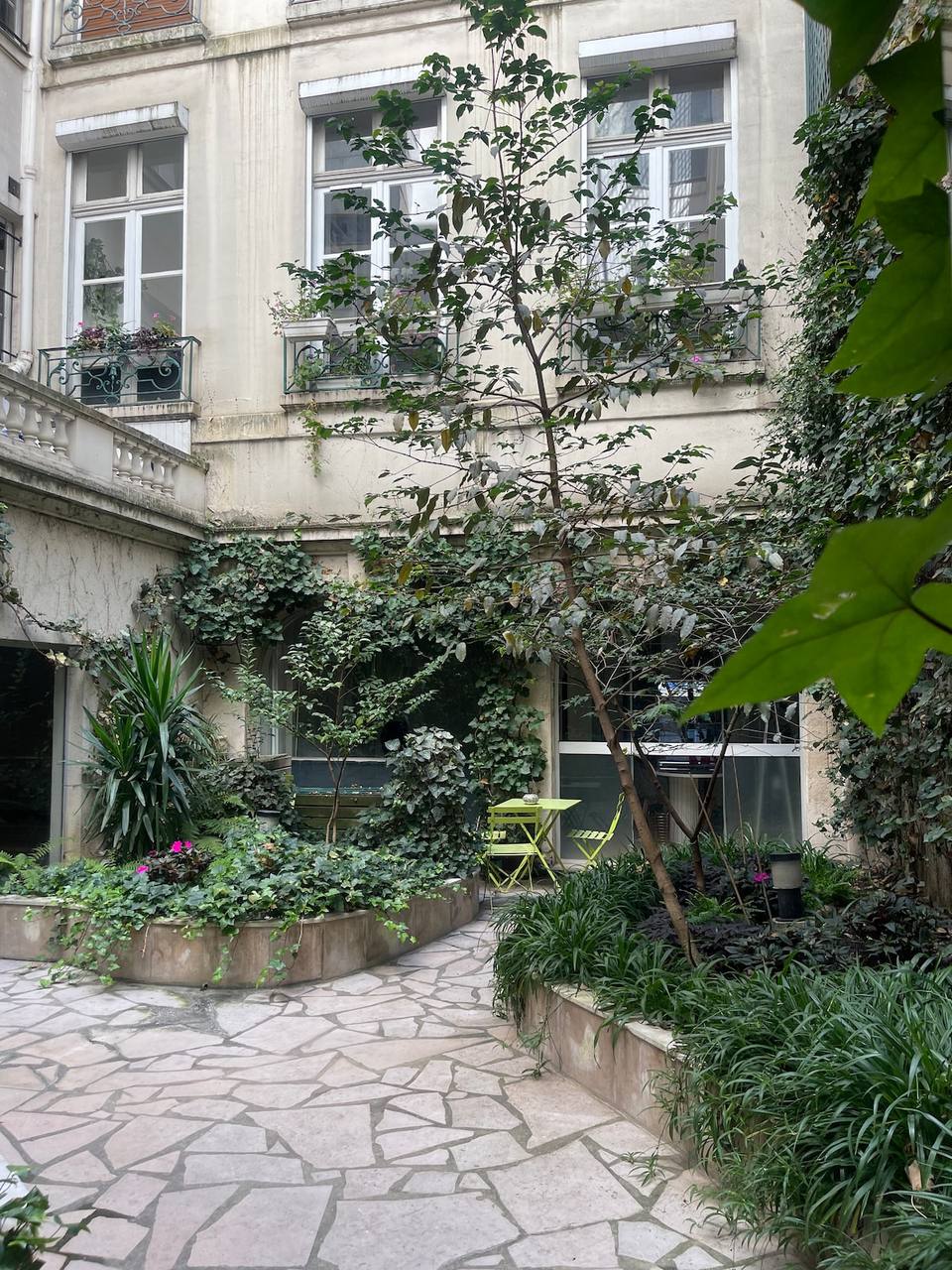 Modern Studio Steps from Notre-Dame