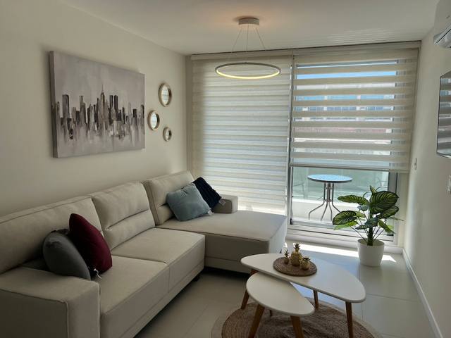 Living comedor luminoso con diseño moderno