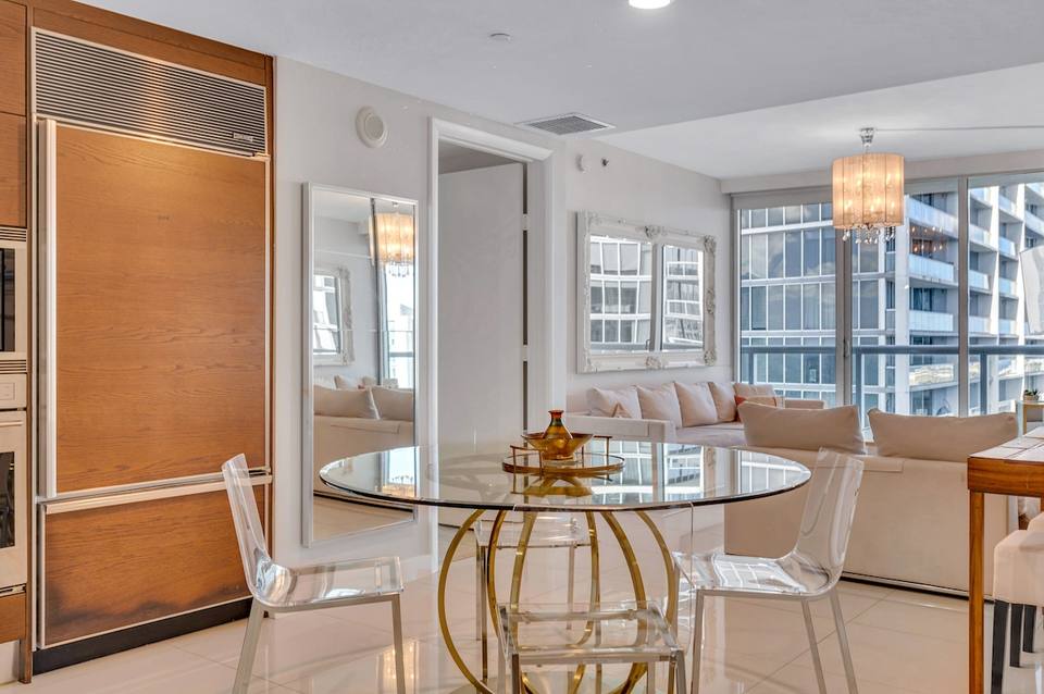 Icon Brickell 37th Floor: Resort Luxury Apartment