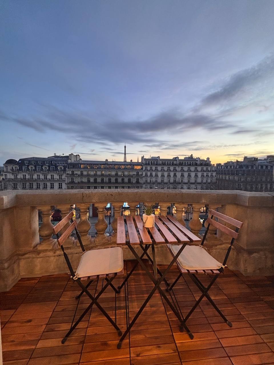 Luxury Eiffel Tower View Suite on Champs-Élysées