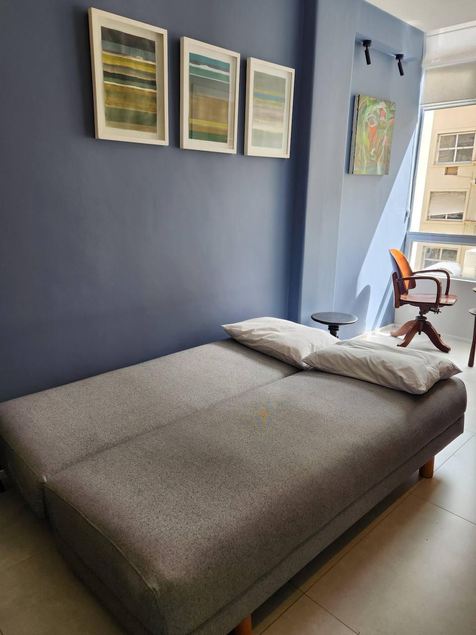 Sala de estar com sofá-cama de qualidade superior