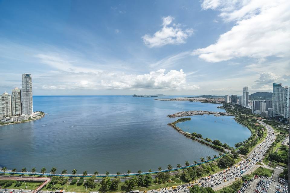 Vista panorámica de la bahía y ciudad