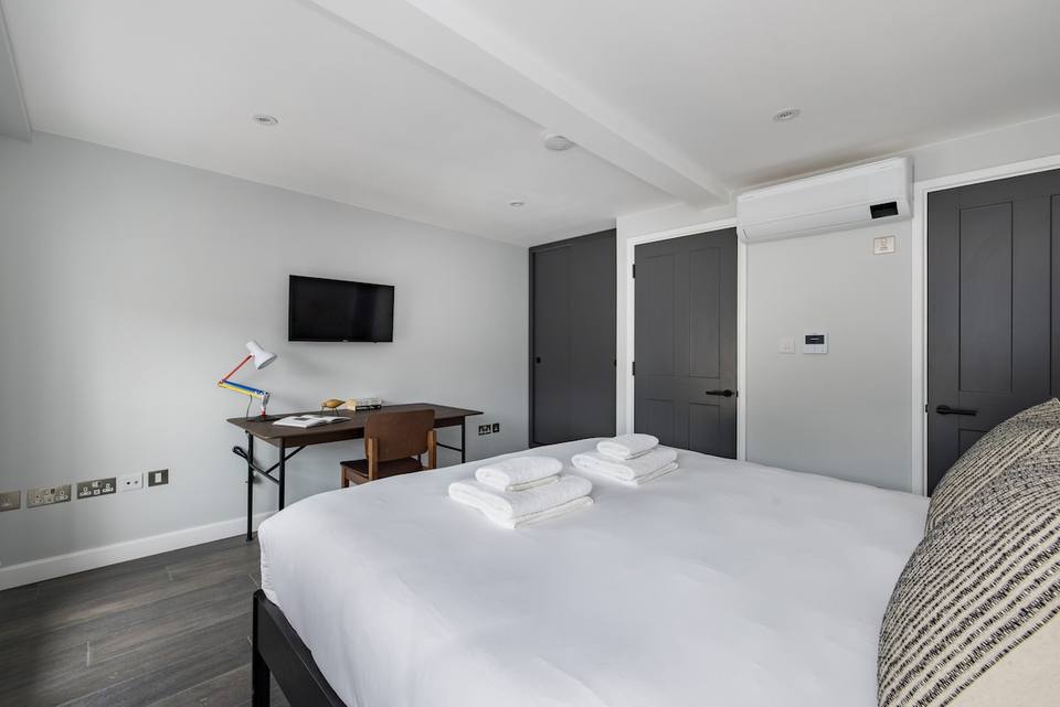 Modern Designer Duplex in the Heart of London