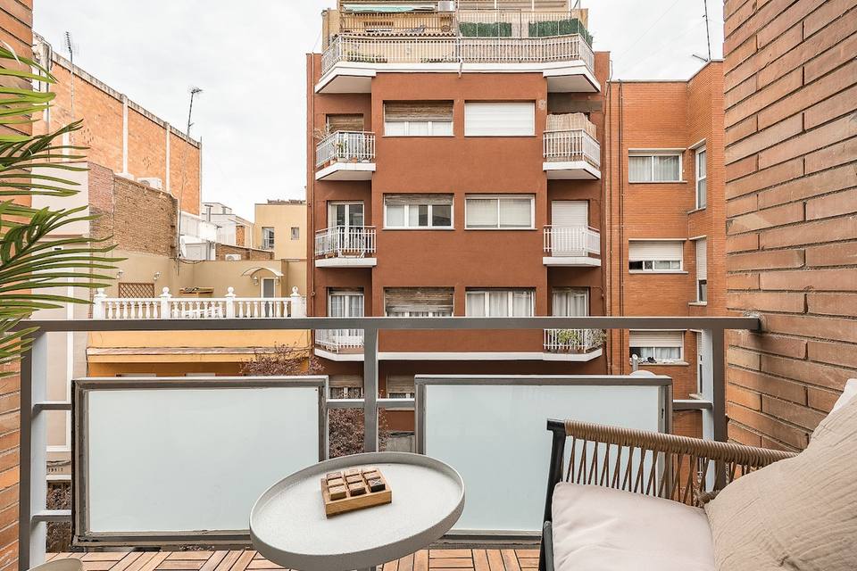 Apartamento de Três Quartos com Varanda em Horta-Guinardó
